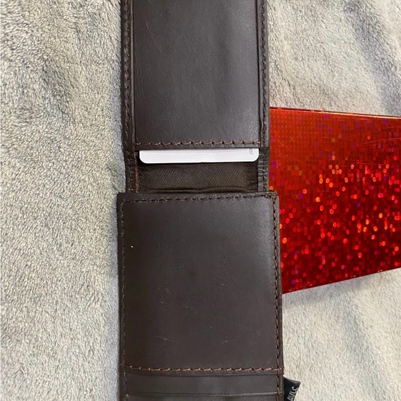 Genuine Dickies Mens RFID Brown Leather Magnetic Front Pocket Wallet - Picture 4 of 6